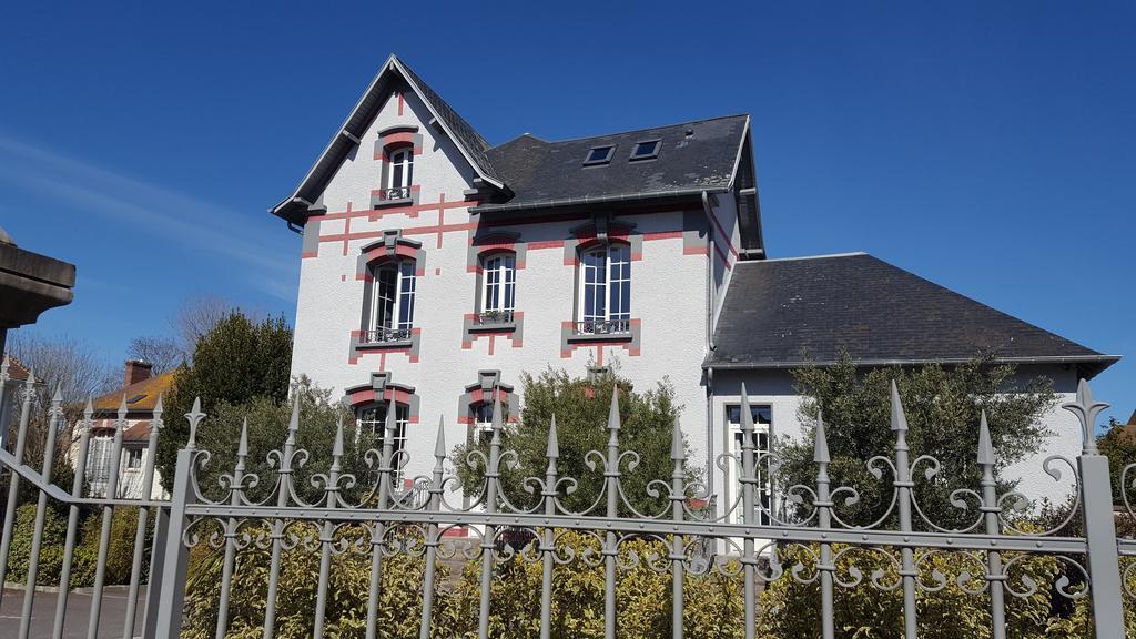 Hotel Le Manoir d'à Côté Courseulles-sur-Mer Exterior foto